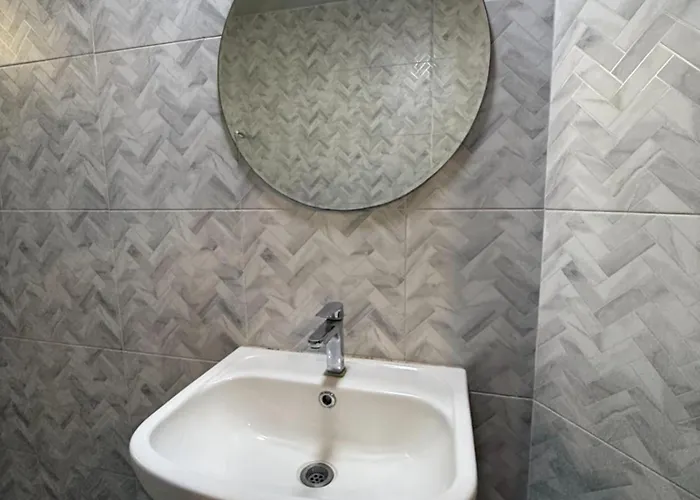 Xx Yellow Place Sukhumvit Soi 2 - Bts Nana เยลโล่ เพลส บีทีเอส นานา Apartment